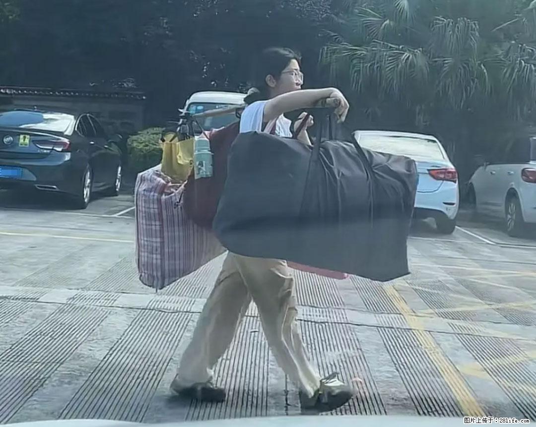 全网追的“扁担女孩”,找了一份暑假工,时薪12元 - 渭南生活资讯 - 渭南28生活网 wn.28life.com